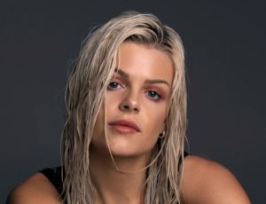 My Own World - Harmonie